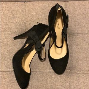Nine West back zip pumps size 8